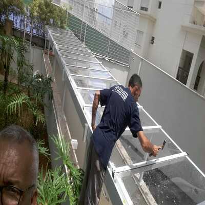 Cobertura de policarbonato moderna para projetos residenciais e comerciais